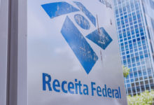 Placa da receita federal em frente ao prédio da receita federal: Novas regras do imposto de renda